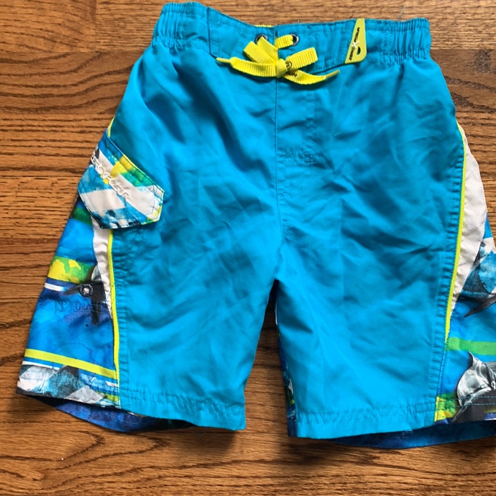 zero xposure brand 5/6 swim trunks shark themed